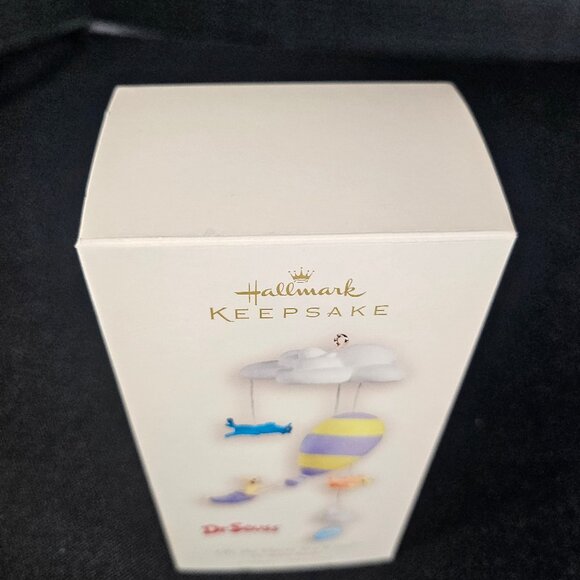 Hallmark Keepsake 2008 Dr. Seuss Oh The Places You'll Go Ornament - Picture 2 of 9